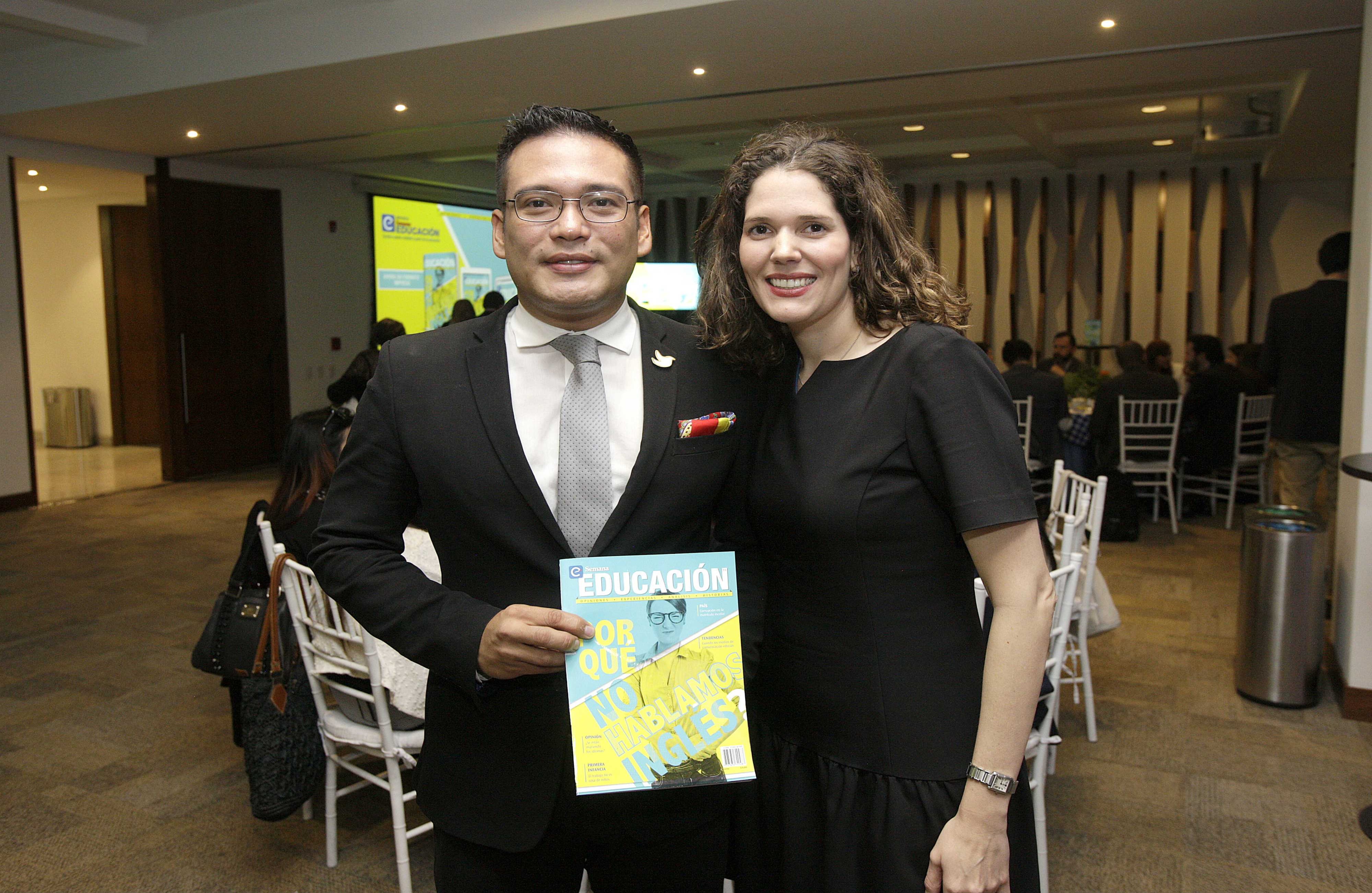 Carlos Lugo, Ministerio de Educación, y Andrea Escobar, Directora Semana Educación.