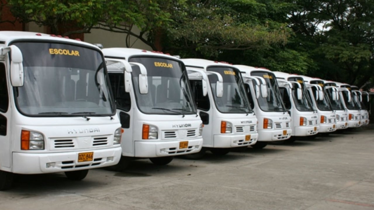 La Secretaría de Educación destinó $27.000 millones para implementar 1.322 rutas escolares, pero solo están prestando el servicio 764 rutas.