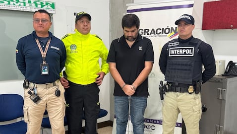 Esta es la foto exclusiva de la entrega de alias D-Max a las autoridades colombianas el día de ayer.