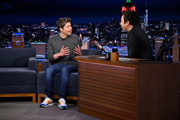 El empresario explicó que recurre a la IA para orientarse ante situaciones nuevas, insistiendo en que la herramienta solo complementa, no interviene en la relación con su hijo.