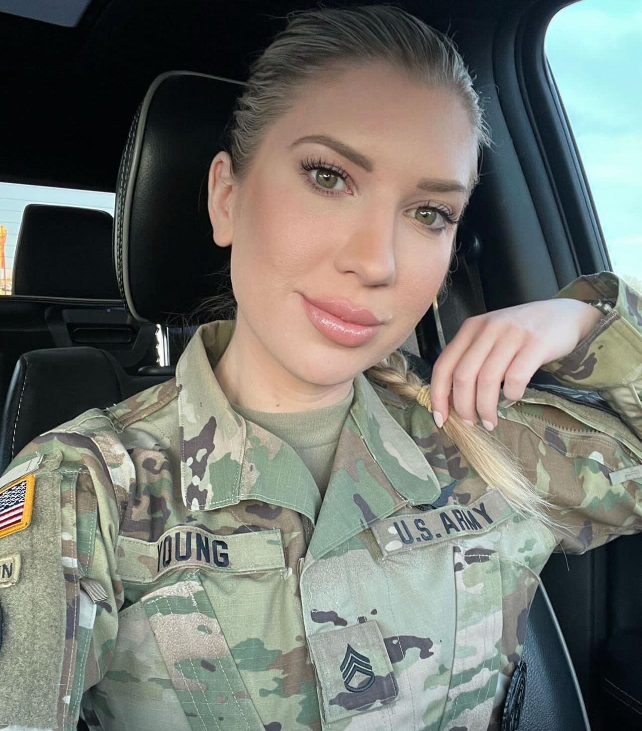 La mujer también trabajó como voluntaria en su refugio local como voluntaria de respuesta a traumas de crisis.