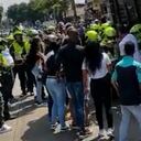 Asistentes al funeral se enfrentaron a miembros de la Policía Metropolitana de Cali.