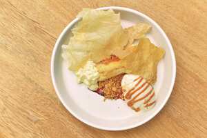 Placeres fucsia
El chato
Foto Juan Moore
Fucsia Ed 193 P 8
Junio 2017