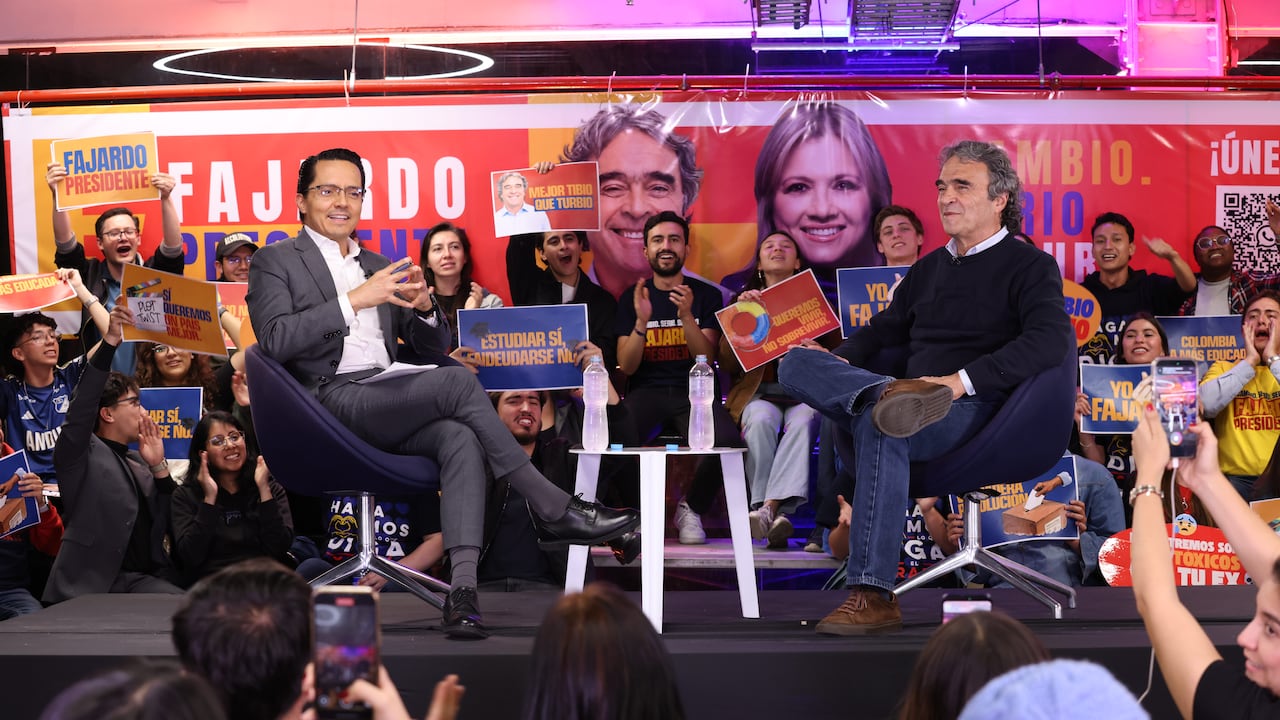 Sergio Fajardo, candidato presidencial, habla con Yesid Lancheros, director de SEMANA.