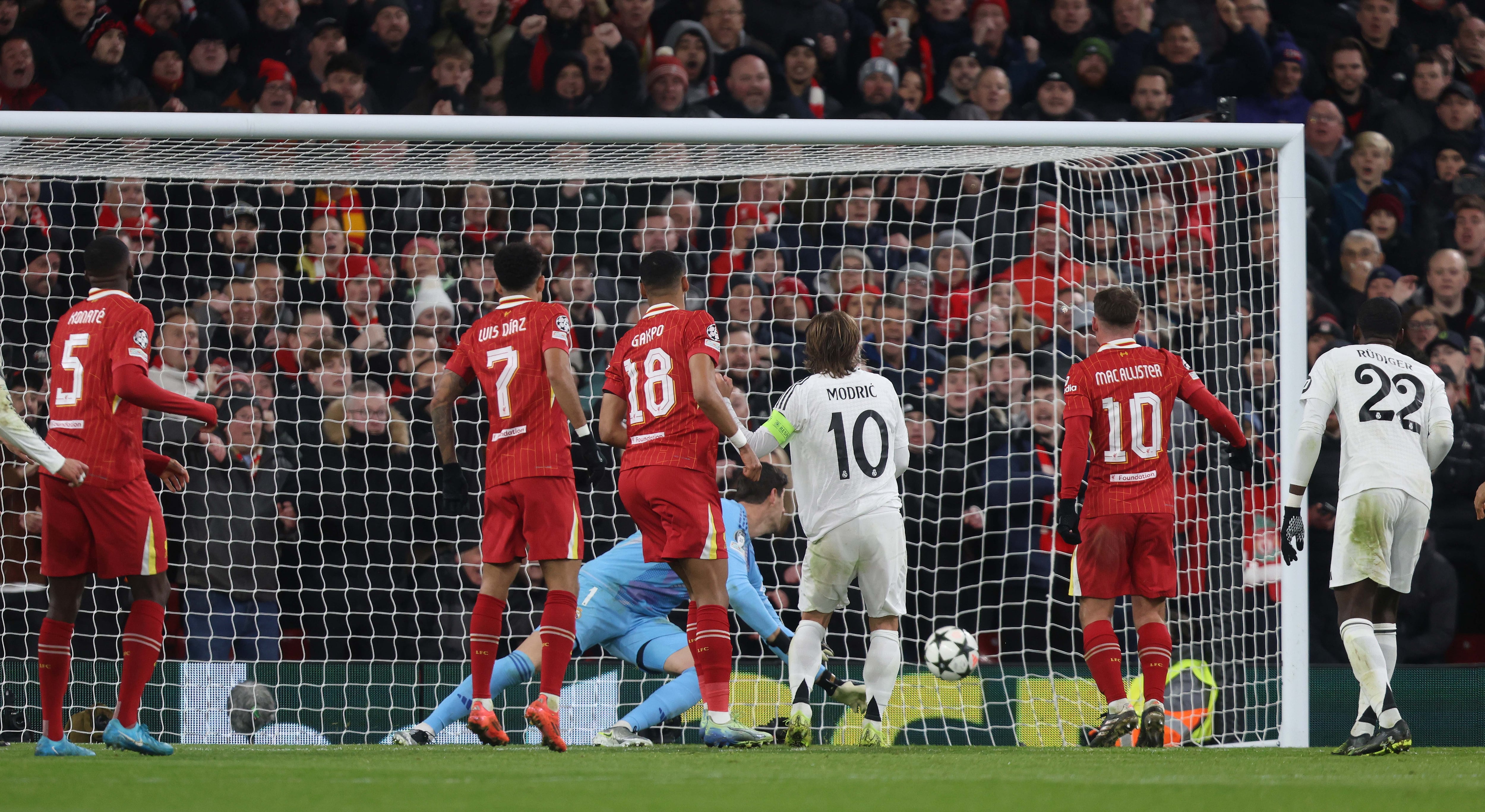 El conjunto inglés dejó en claro que es un serio candidato al título.