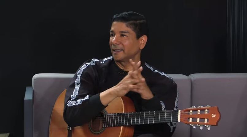 El músico reveló cómo se hizo tan buen amigo de Laura Acuña