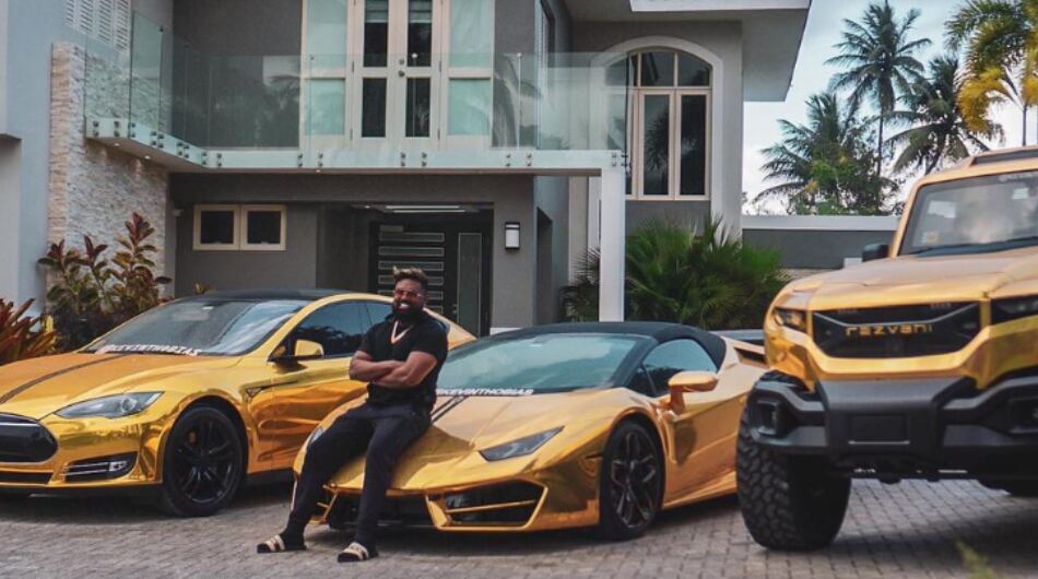 Kevin Thobias y sus autos de lujo.