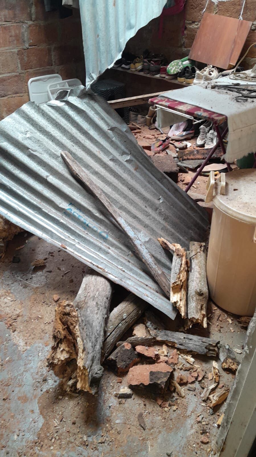 La propietaria de la vivienda sufrió lesiones leves.