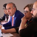 Guillermo Reyes, Ministro de Transporte, junto con la ministra de Trabajo, Gloria Ramírez y demás funcionarios del Gobierno, en reunión con voceros de las apps de movilidad y gremios del transporte público.