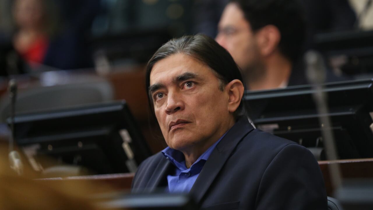 El precandidato a la Presidencia del Pacto Histórico, Gustavo Bolívar, cuestionó a los petristas que felicitaron a Carlos Camargo por su elección como nuevo magistrado de la Corte Constitucional.