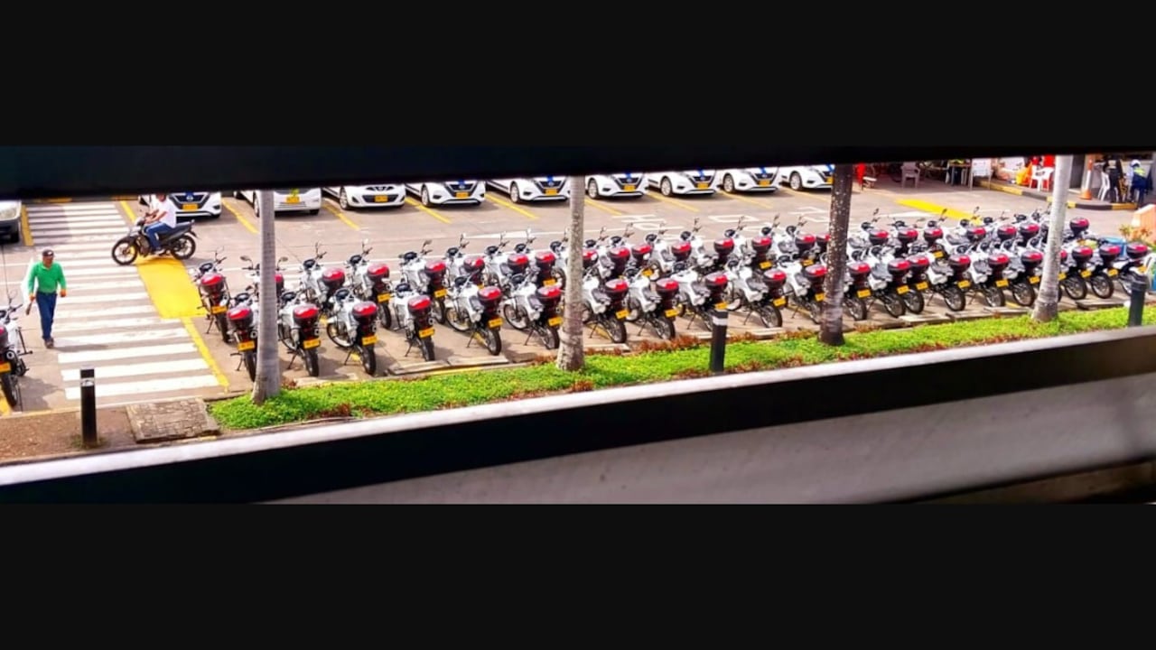La Secretaría de Movilidad de Cali adquirió 80 motocicletas para renovar el parque automotor de los agentes de tránsito de la ciudad.