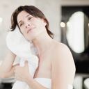 Es importante no frotar el cabello con la toalla,