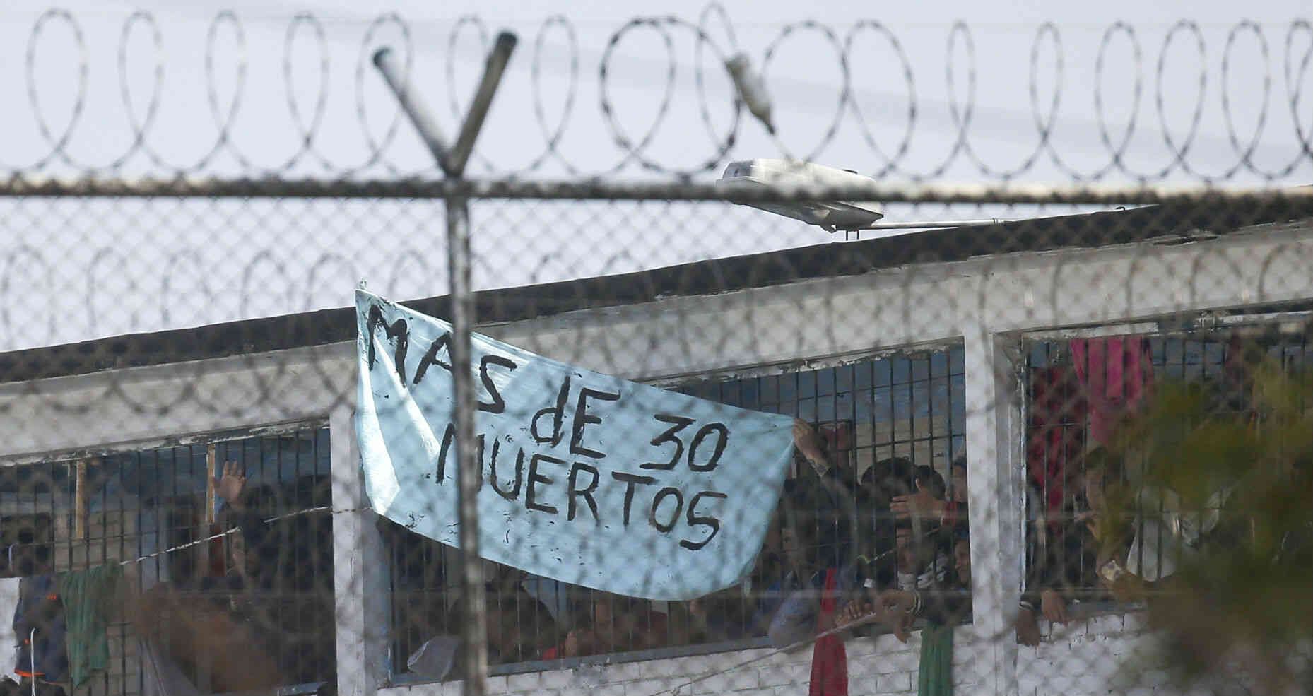 ONG denuncia que cifra de muertos por motín en cárcel de Venezuela llegó a 47/Foto: AP