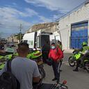 Agentes de la Policía Metropolitana de Barranquilla buscan a presos que se fugaron de centro de reclusión.
