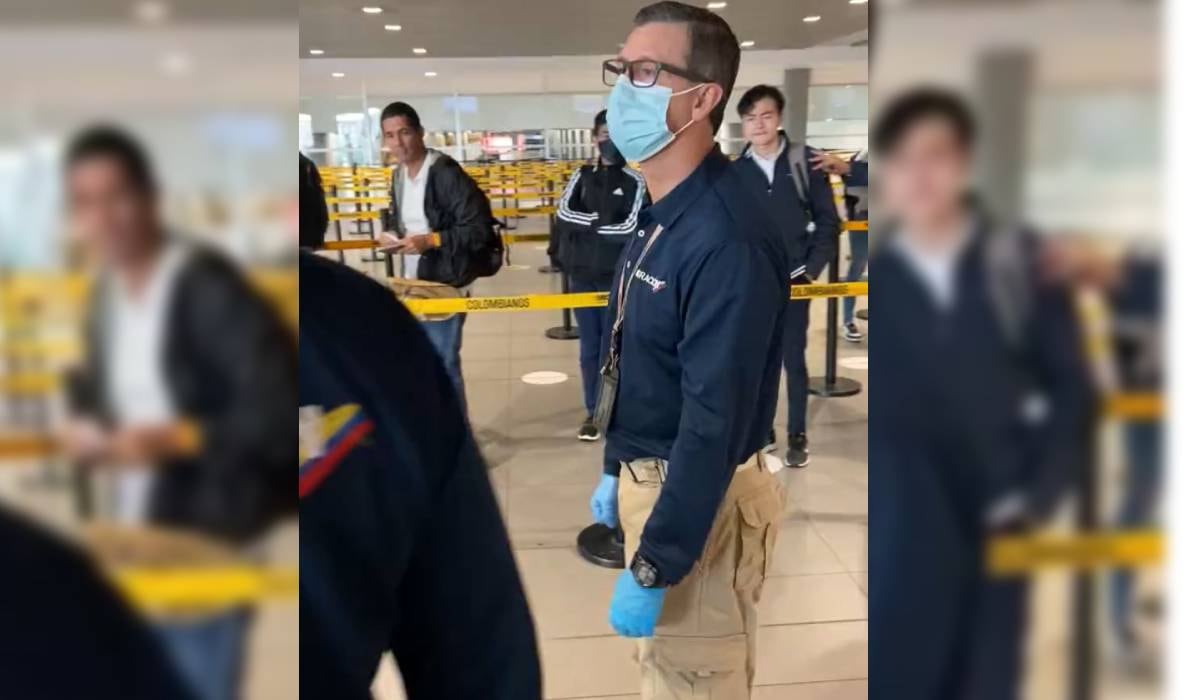 En el video se ve como algunos de sus colegas se acercan para tratar de calmar la situación tranquilizando a la persona que estaba grabando