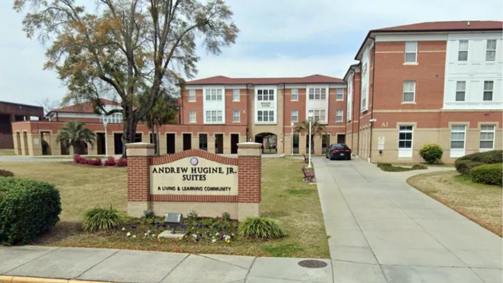 En Hugine Suites ocurrieron  dos tiroteos que obligaron al cierre parcial de la Universidad de Carolina del Sur