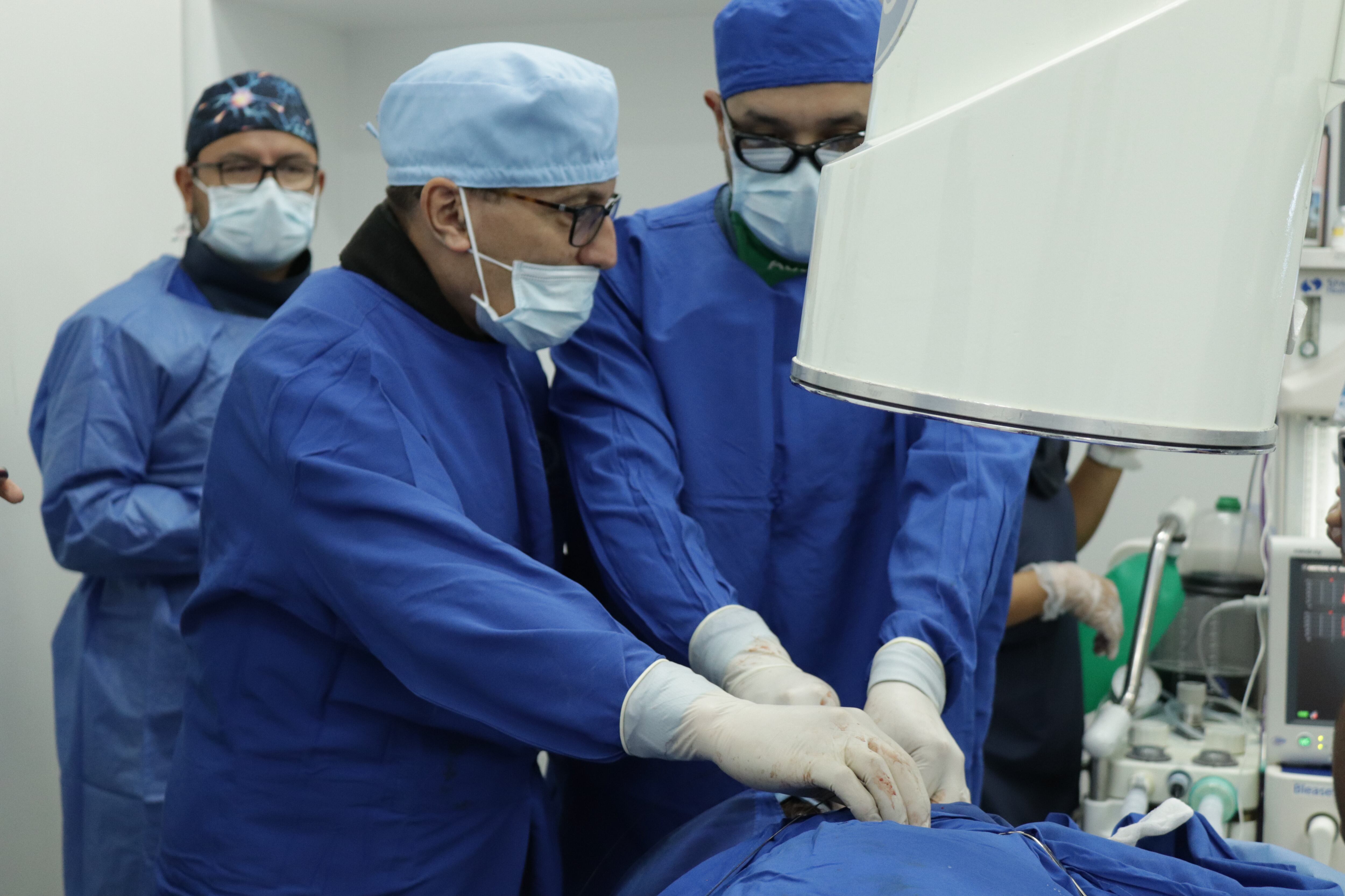 El procedimiento se conoce como valvuloplastia pulmonar.