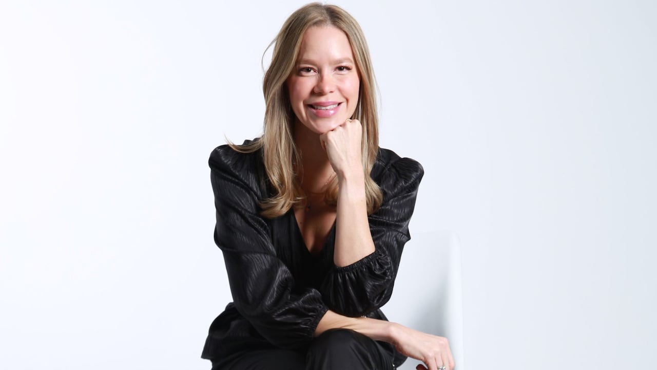 La capacidad de mantener la calma y ver las críticas como oportunidades de mejora es crucial para el éxito y la sostenibilidad profesional.