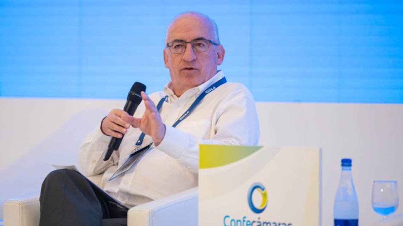 Leonardo Villar, gerente del Banco de la República, participó en el Congreso de Confecámaras.