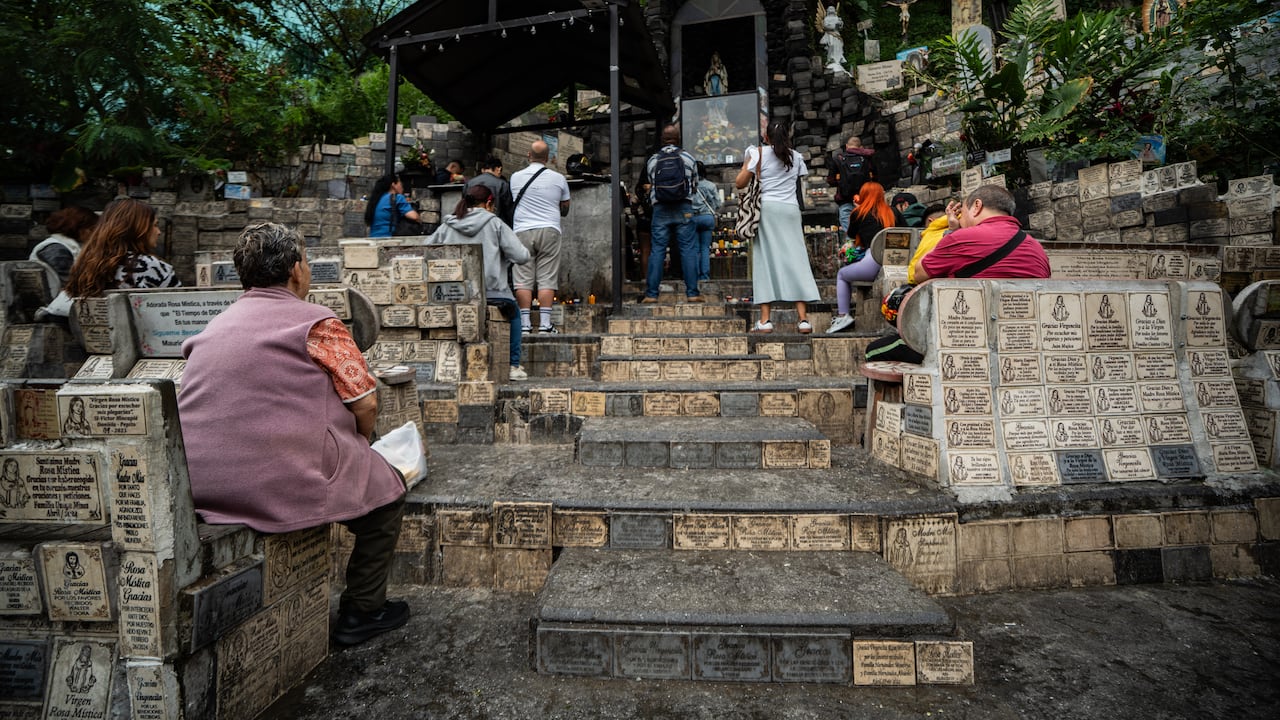 Gruta de la Rosa Mística, en La Aguacatala, en Medellín.