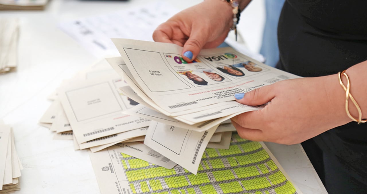 Comunes dejará de tener curules garantizadas en el Congreso y los 16 escaños de las circunscripciones de paz en la Cámara se mantendrán.