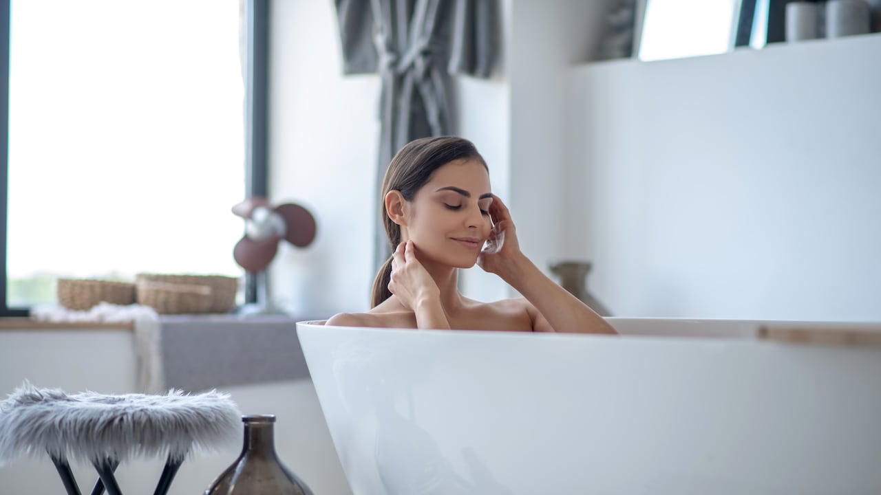 Los baños con avena son ideales para hidratar la piel.