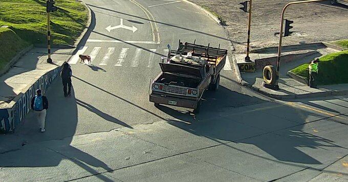 Camión en la localidad de Rafael Uribe en la Calle 39A sur con Carrera 10, Sentido Oriente - Occidente.