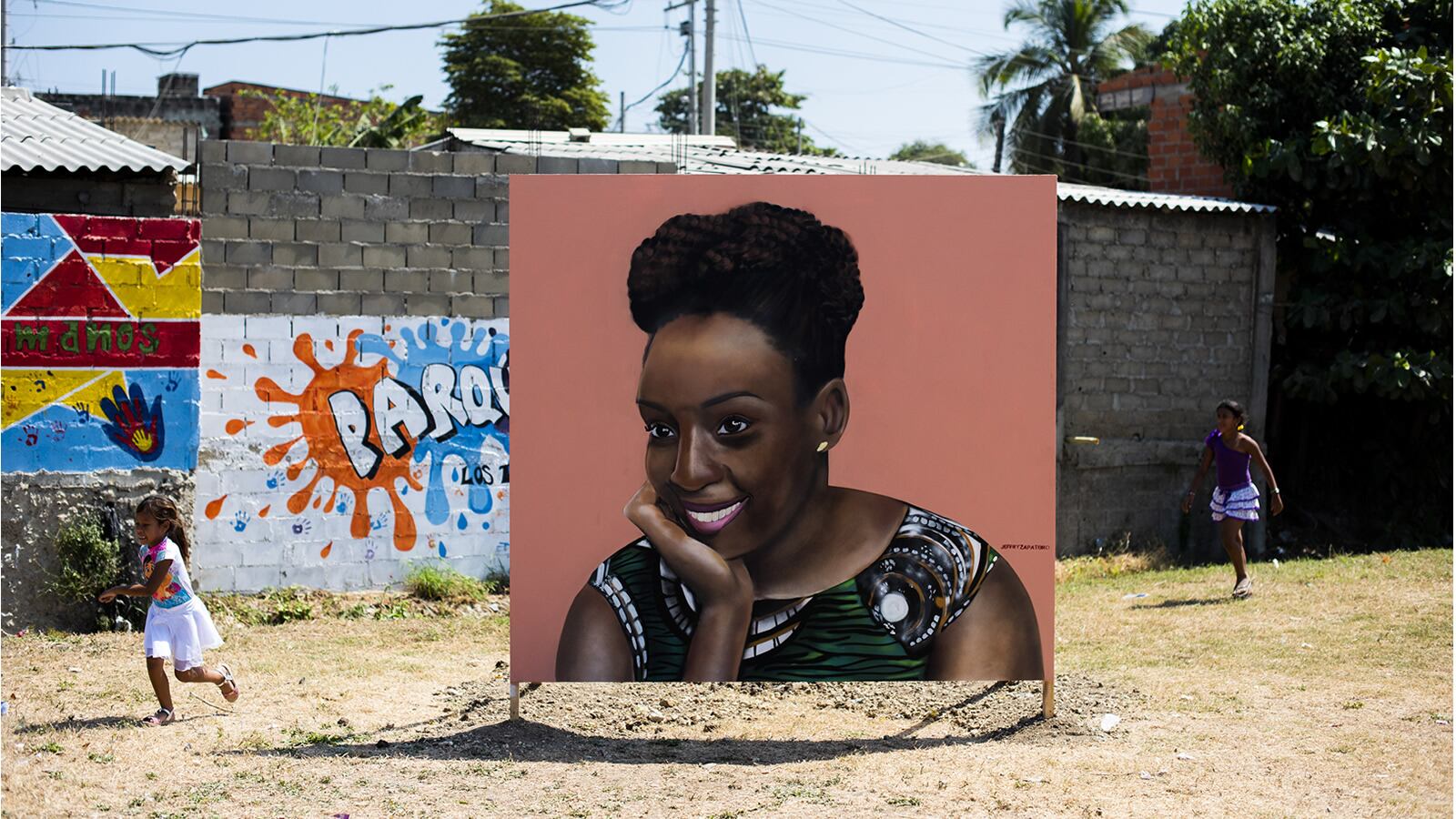 Chimamanda se ha vuelto una referente en el feminismo y literatura a nivel mundial. 