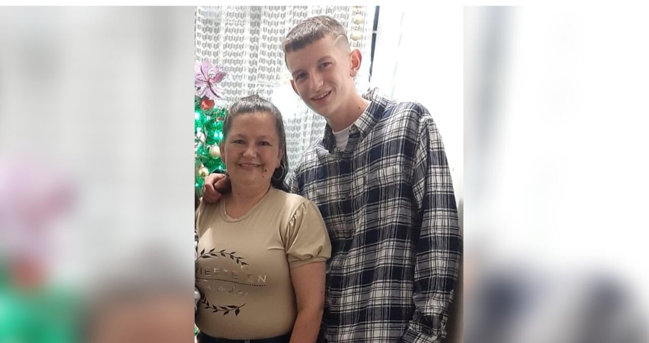 Claudia Ospina ruega a las autoridades saber qué pasó en la madrugada del 13 de abril, cuando su hijo terminó desnudo y sin vida en la casa de un compañero del colegio.