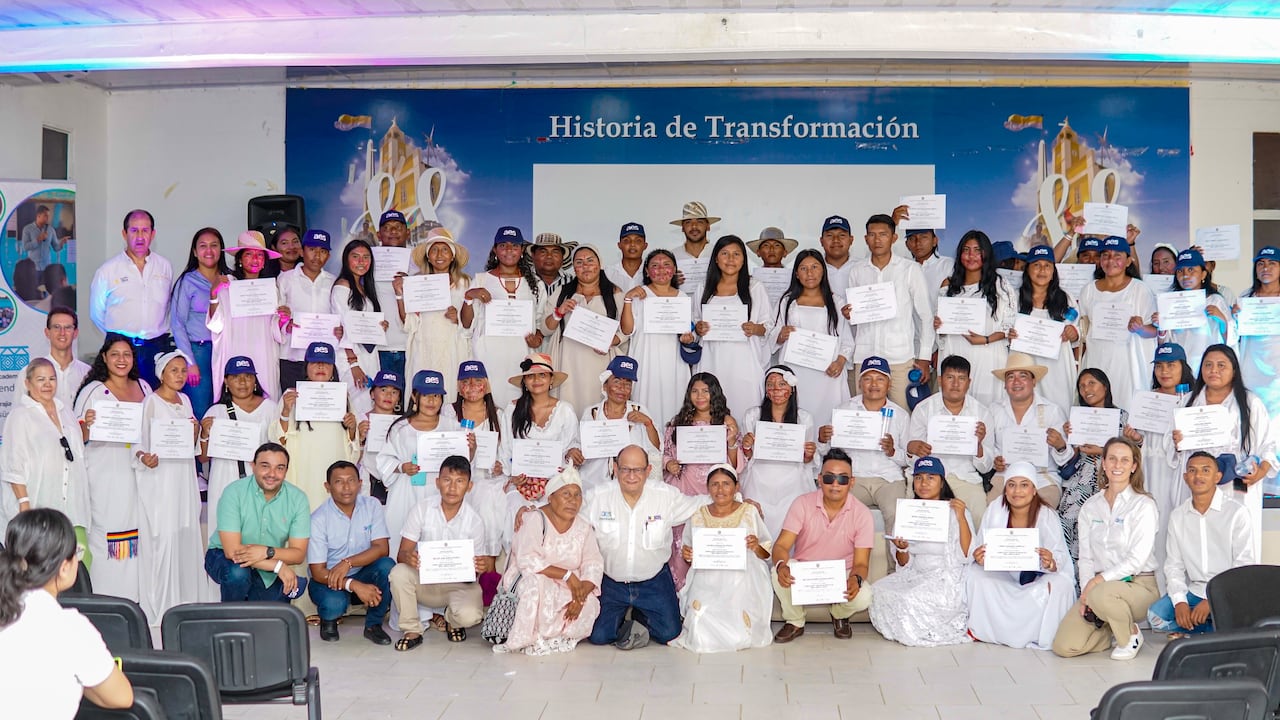 AES Colombia lanzó la Academia AES, un programa de formación para autoridades ancestrales, líderes e integrantes de las comunidades Wayuú.