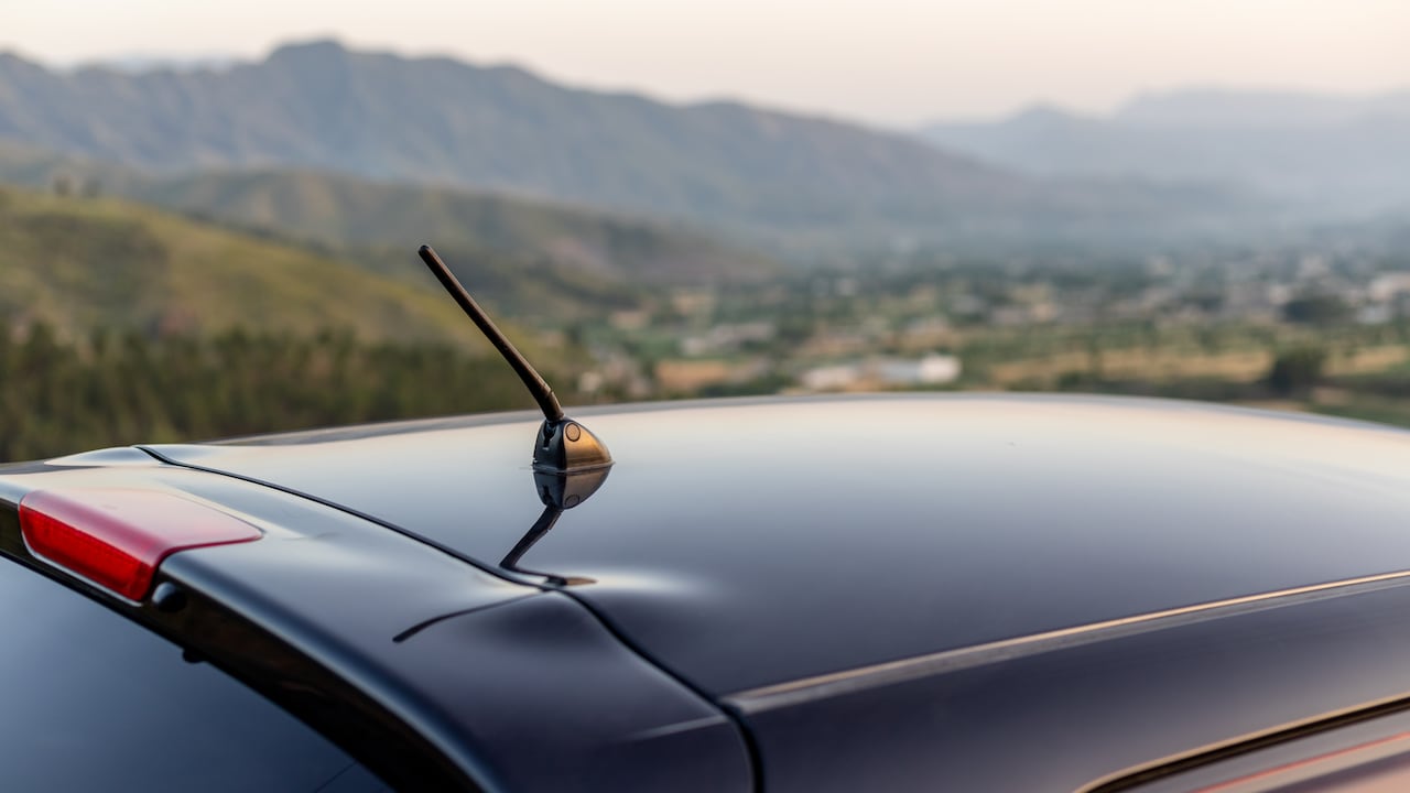 La antena de los carros ha ido desapareciendo debido a los avances tecnológicos.