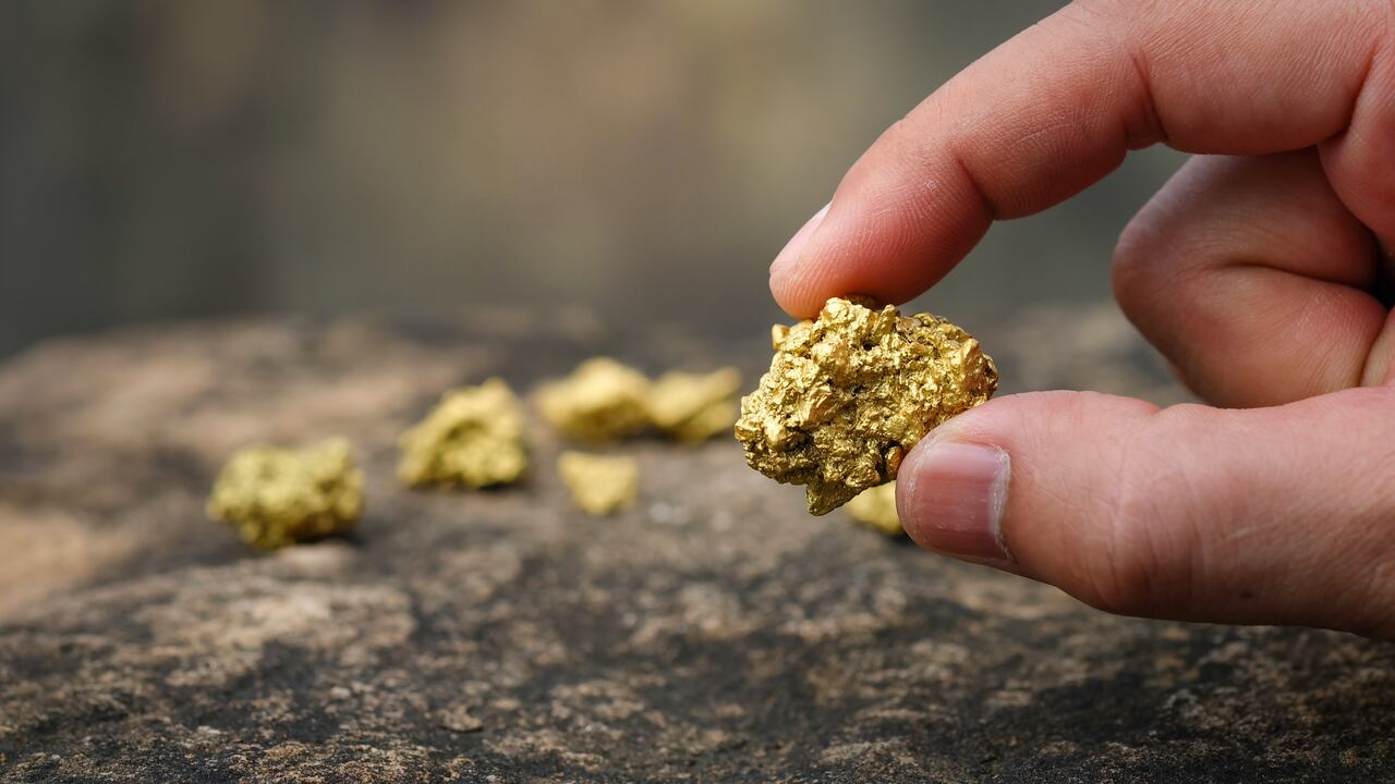 La operación será por hasta 70 millones de dólares y se da en momentos de precios récord del metal precioso.