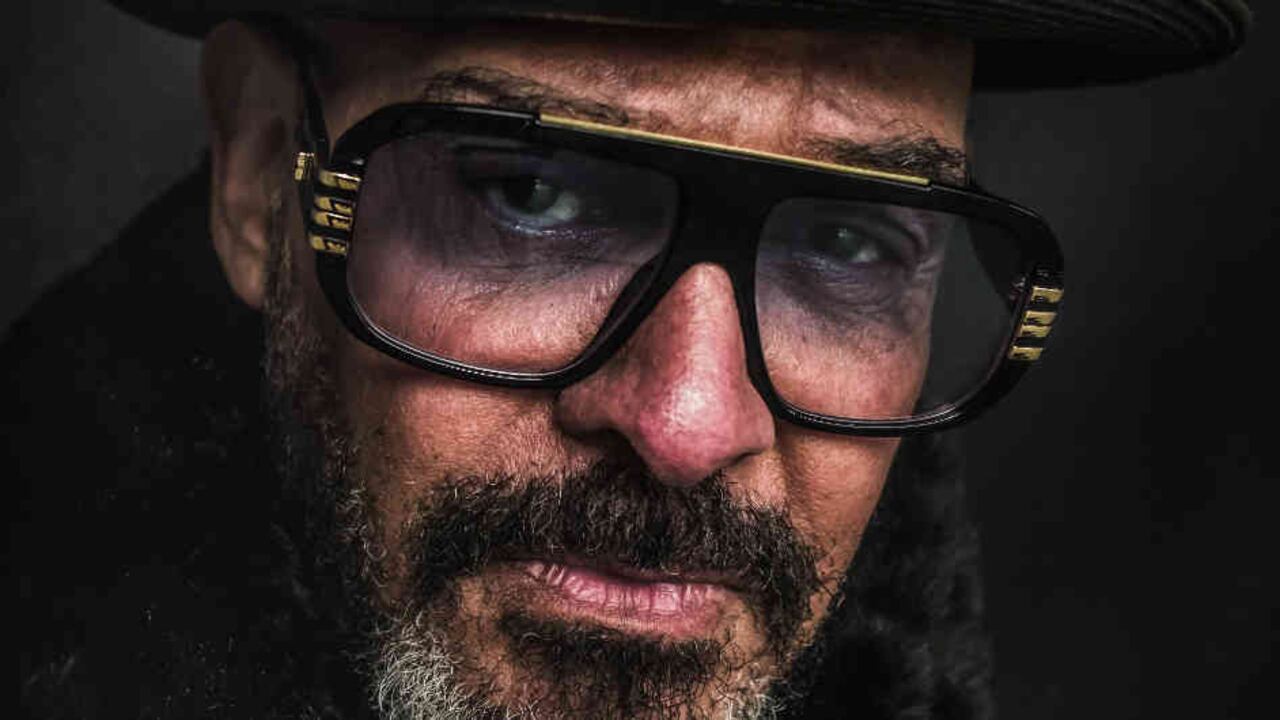"Con un cuerpo de trabajo así valía la pena publicarlo, y que ahora la gente pueda decir "Lo conozco", o "Nunca he escuchado de él, quizás es hora de conocerlo", Barry Adamson.
