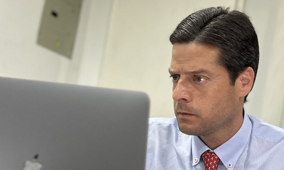 El senador lamentó la salida de José Augusto Ocampo del ministerio de Hacienda.