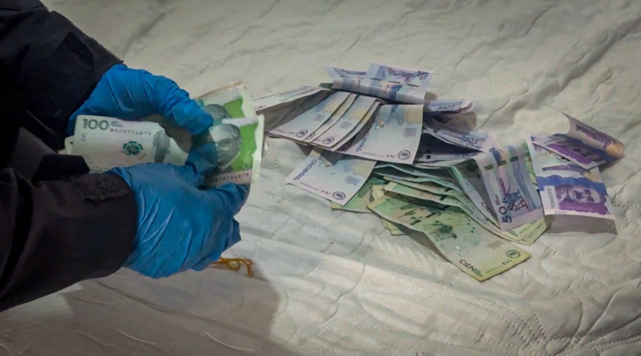 Dinero decomisado en la operación del Ejército contra alias El Flaco.