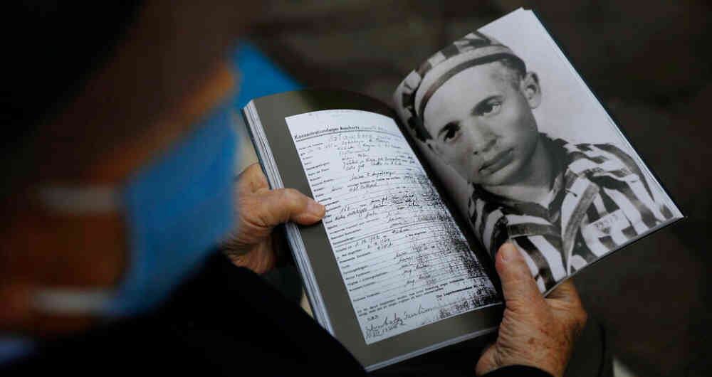 Esta ley designa el 27 de enero como el “Día de la Memoria del Holocausto”.