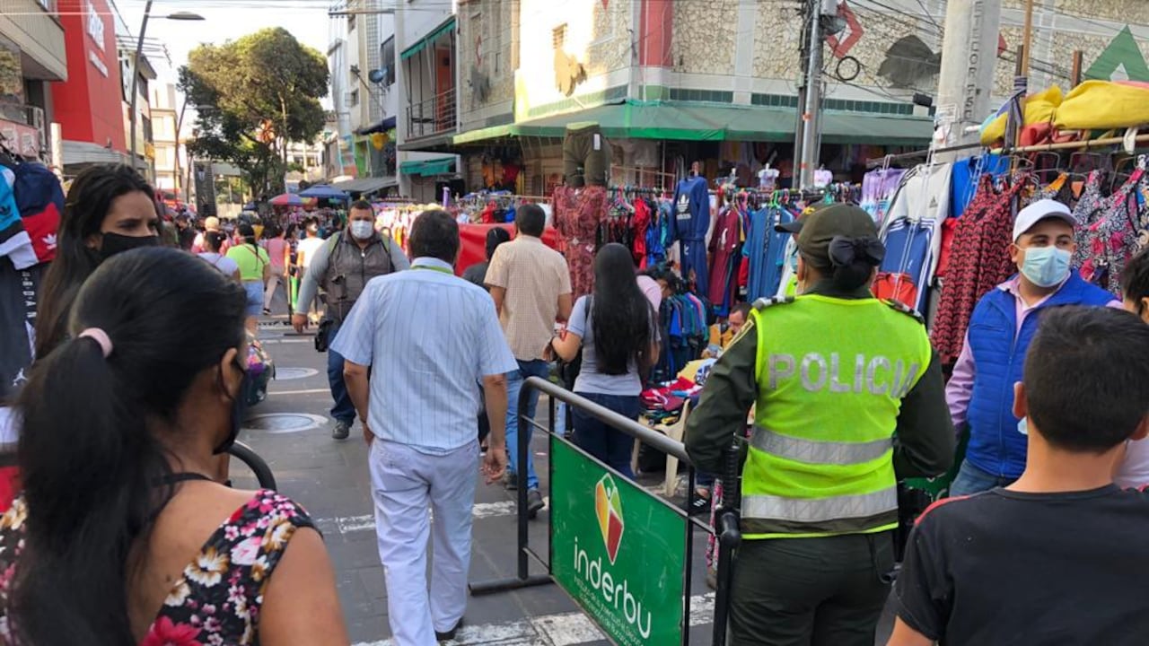 Alcaldía de Bucaramanga puso vallas en el Paseo del Comercio, centro de Bucaramanga, para evitar las aglomeraciones.