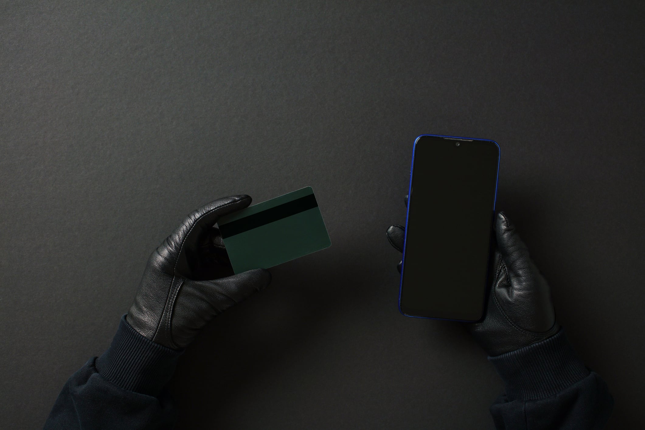 Un teléfono sin conexión puede ser blanco de una estafa financiera.