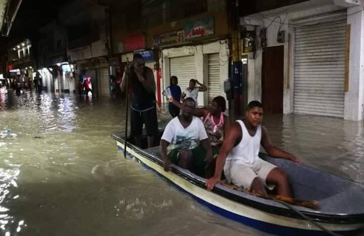 Decenas de personas se han visto afectadas por las inundaciones que provocó la lluvia en Chocó. Foto: @JuanLuisCasCo
