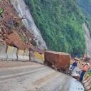 La vía duró con cierre total cuatro horas.