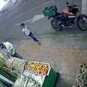 Este es uno de los videos donde se logra ver a la niña caminando sola. Se publica con autorización de la mamá.