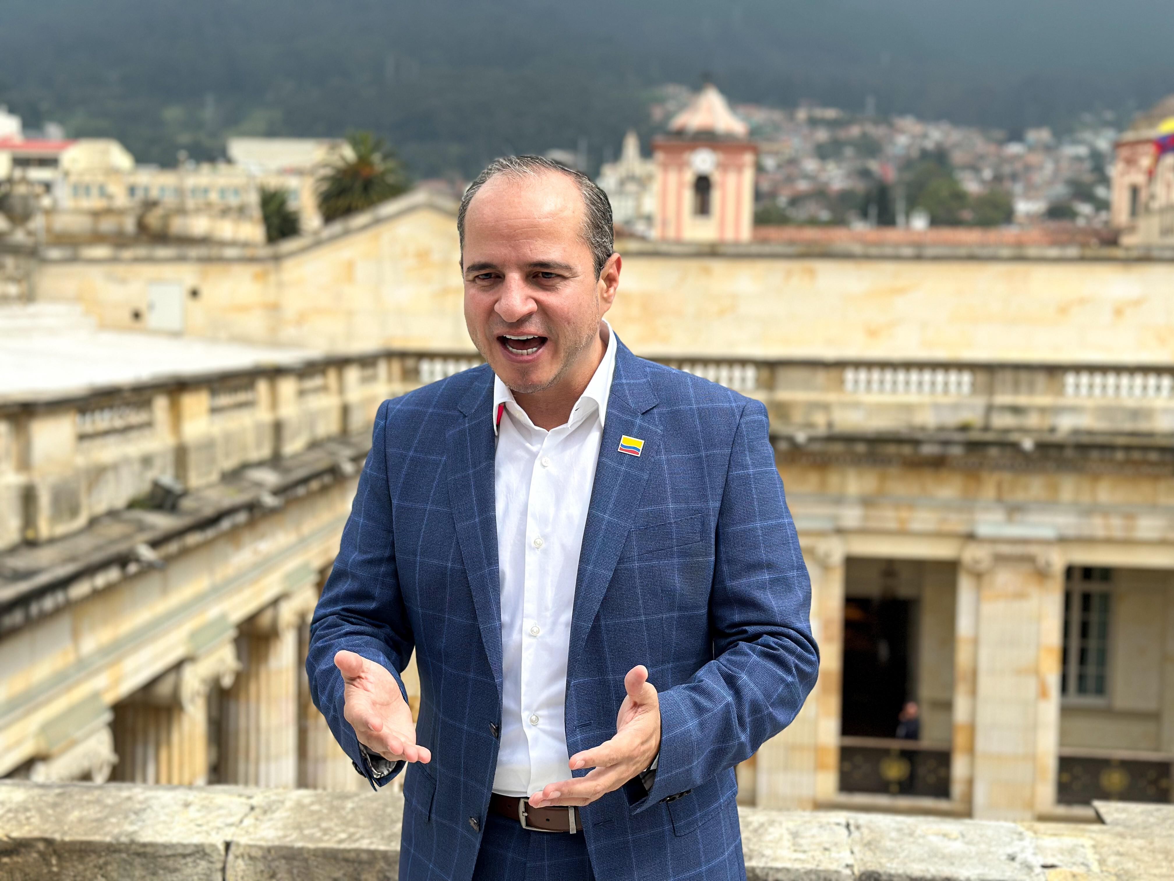 Juan Espinal, representante a la Cámara.