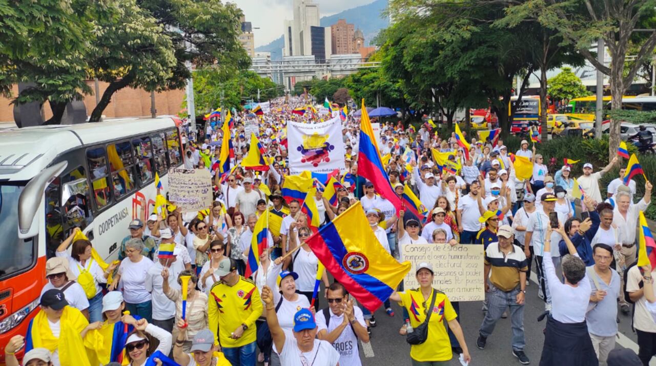 Movilizaciones en Medellín contra el Gobierno Petro este sábado 23 de abril.