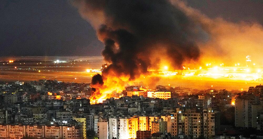 Los precios internacionales de los productos básicos caerán en 2025 a su nivel más bajo en cinco años en el contexto de un exceso de petróleo tan grande que probablemente incluso limite los efectos que provocaría un conflicto más generalizado en Oriente Medio.