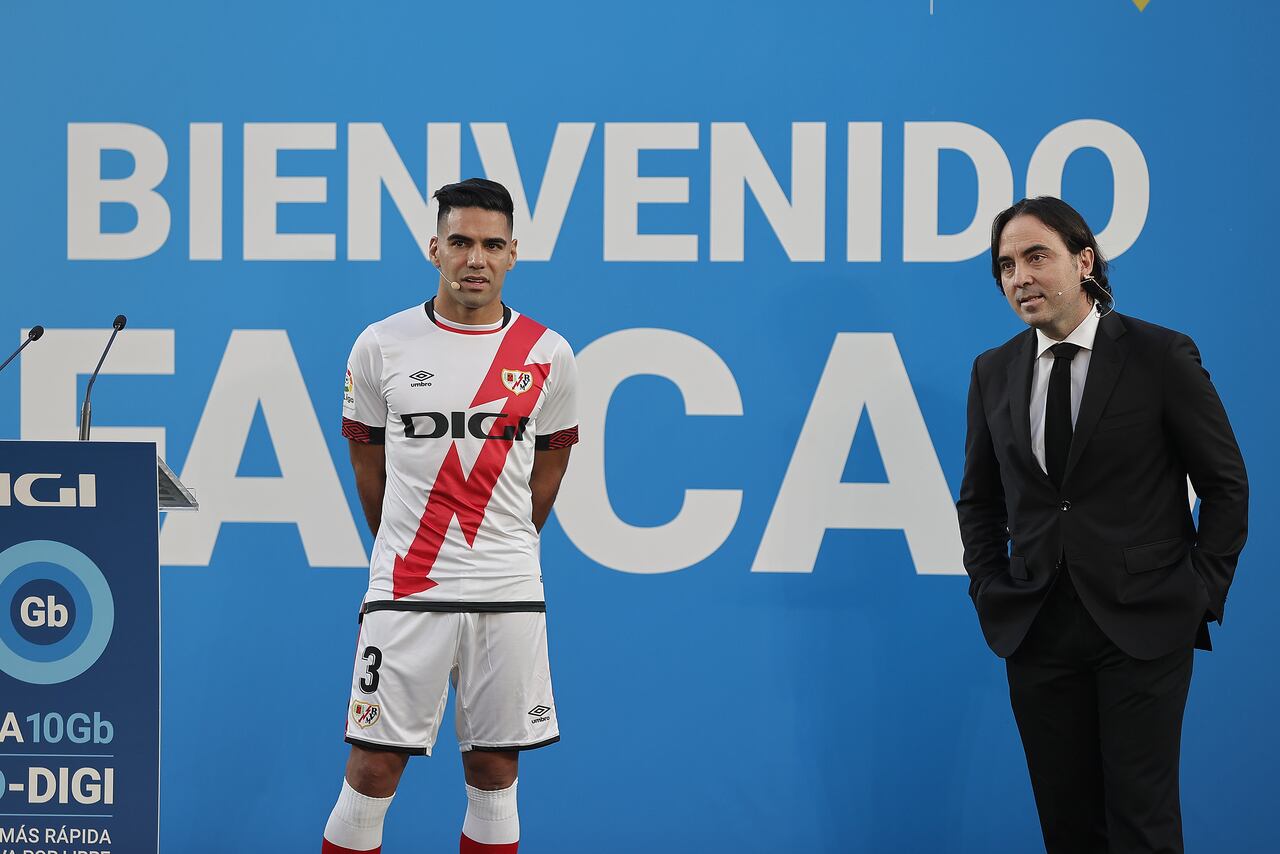MADRID, SPAIN - SEPTEMBER 16: New transfer of Rayo Vallecano Radamel Falcao attends his presentation ceremony at Vallecas stadium, in Madrid, Spain on September 16, 2021. (Photo by Burak Akbulut/Anadolu Agency via Getty Images)