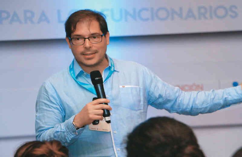 Andrés Aljure Experto en comunicación y en psicología positiva. El trabajo sin propósito no tiene sentido. Según estudios, solo al 13 por ciento de las personas les gusta realmente su trabajo.