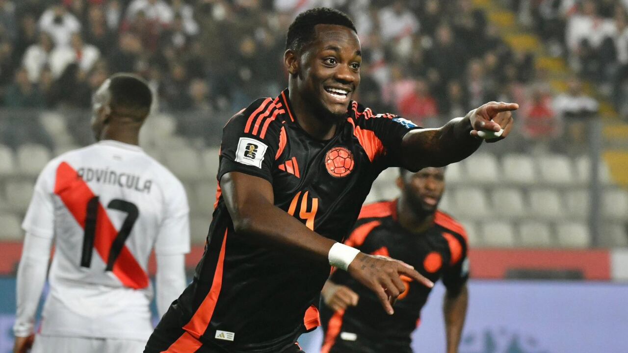 Jhon Durán participó en el gol ante Perú.