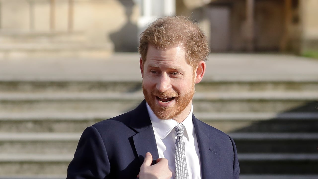 ARCHIVO - El príncipe Harry consigue su primer trabajo privado. (Foto AP / Kirsty Wigglesworth, archivo)