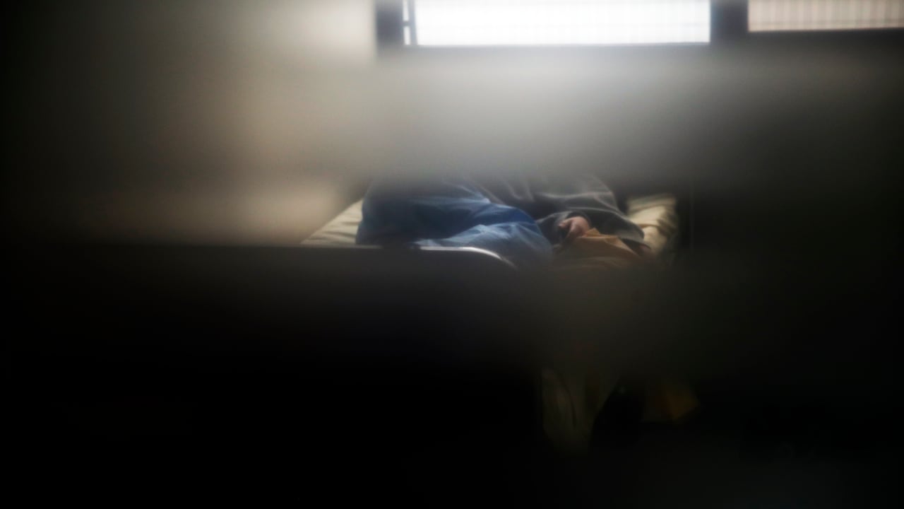 Tristeza en Armenia por el fallecimiento de una docente del INEM, José Celestino Mutis. La mujer pidió permiso para salir del colegio y se quitó la vida en la casa de su mamá. Foro de referencia