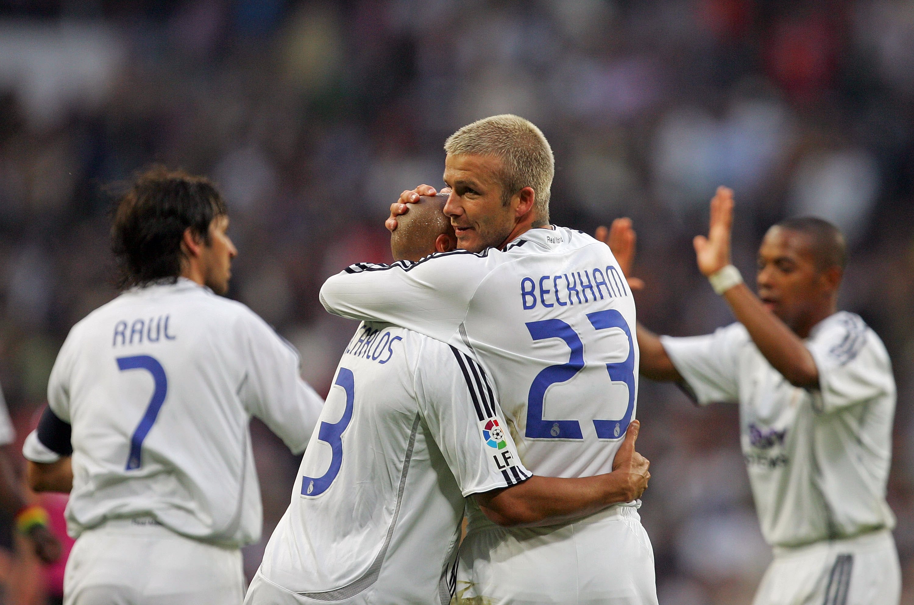 David Beckham celebra un gol.